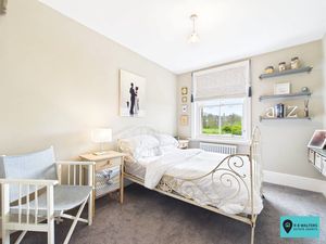 Bedroom- click for photo gallery